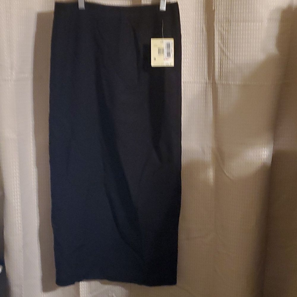 Dana Buchman long straight skirt 8black